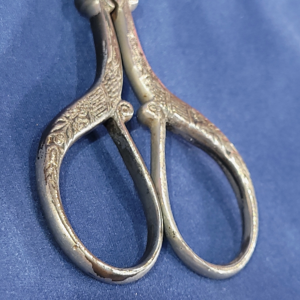 Vintage Spanish Toledo Etched Sewing Scissors - Picture 6 of 11